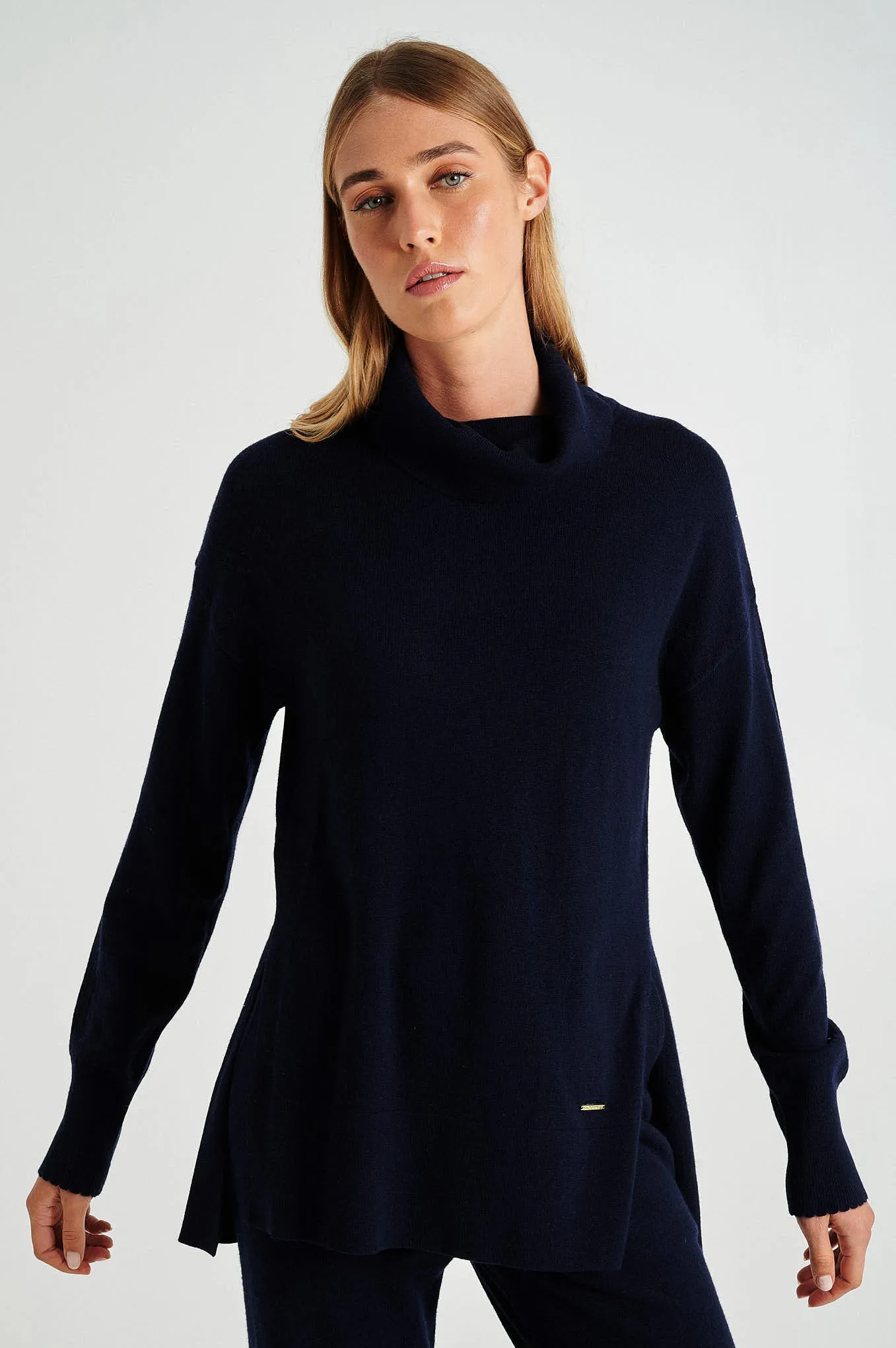 Boxy shape sweater