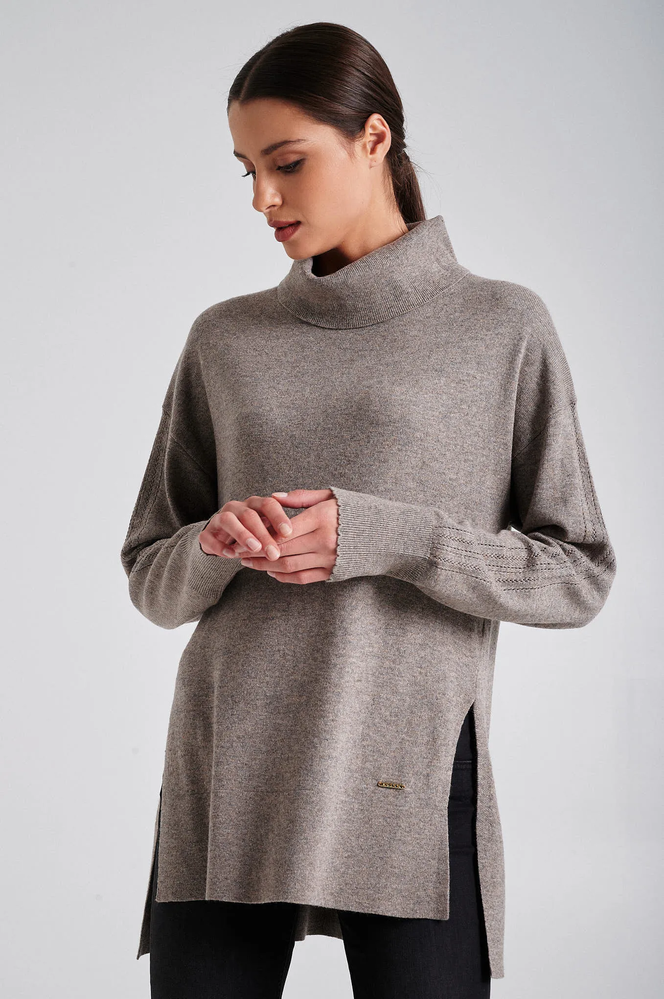 Boxy shape sweater