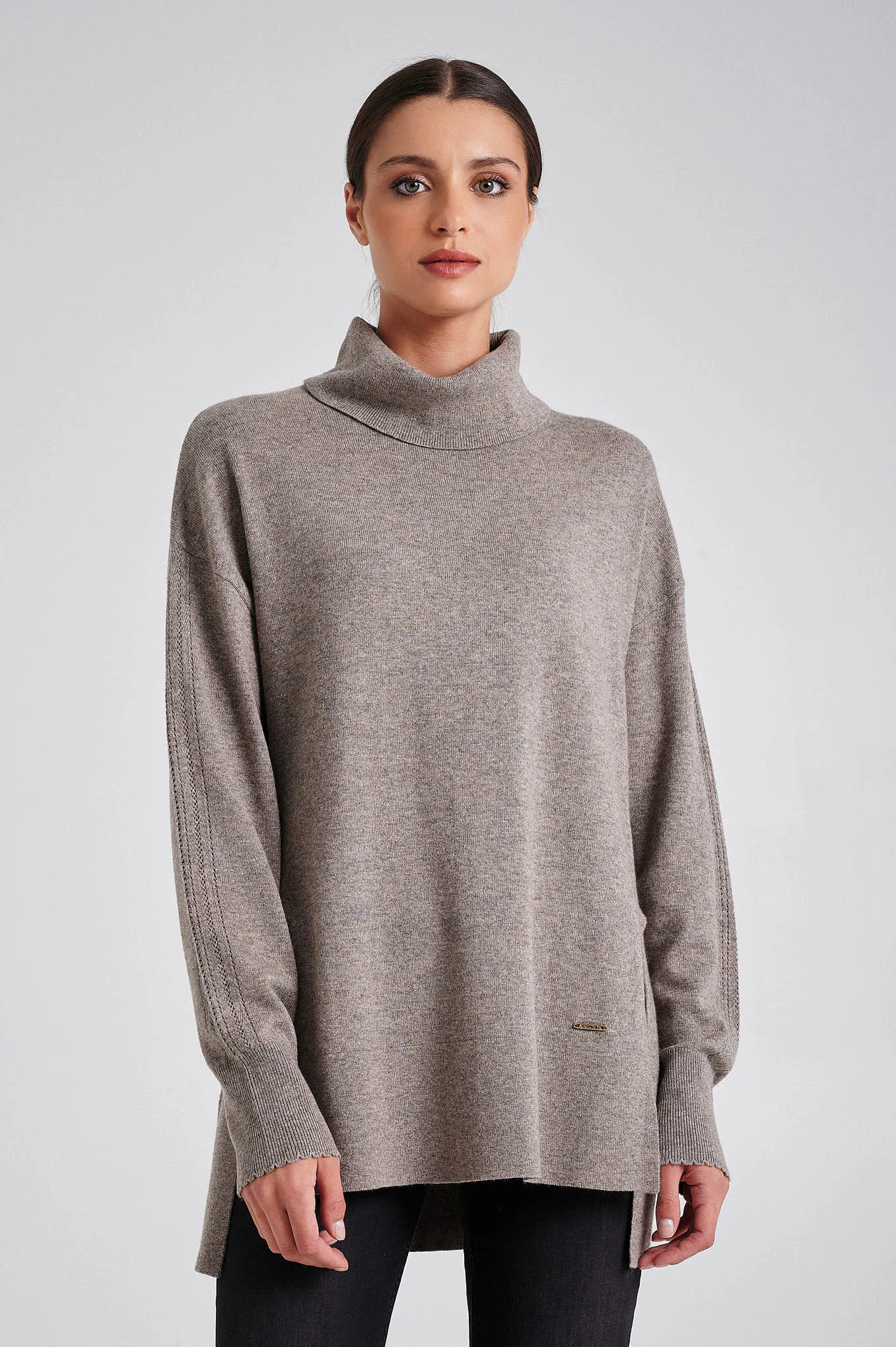 Boxy shape sweater