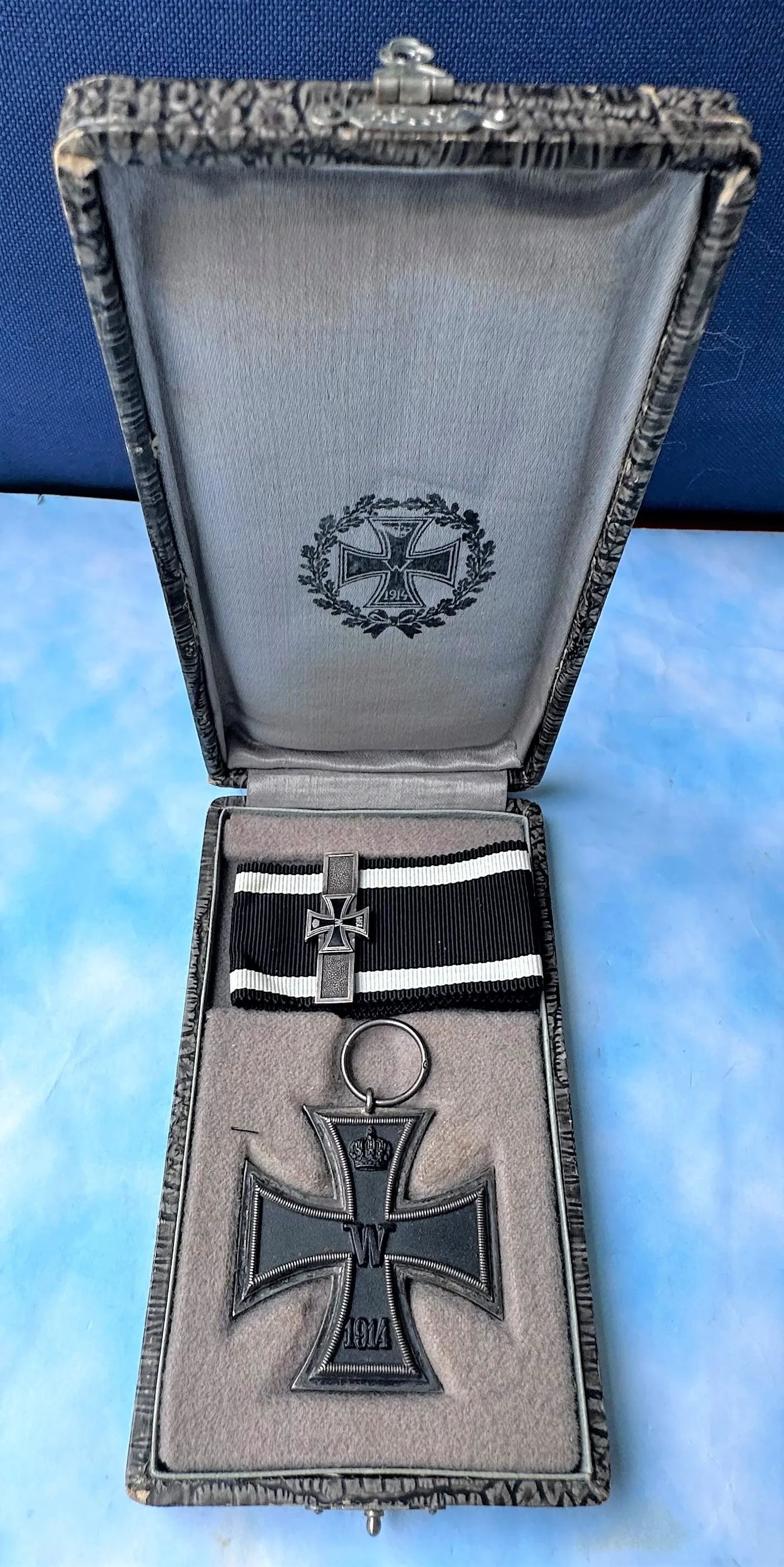 German 1914 Iron Cross 2nd Class with Spange and original presentation case .800