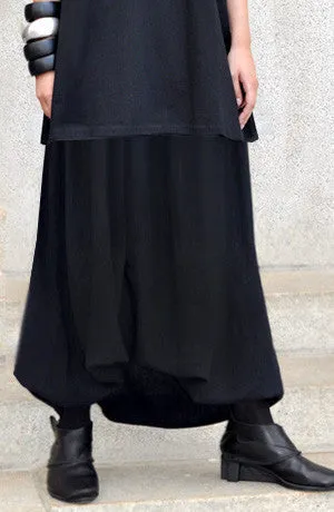 Infinity Skirt in Black Roma