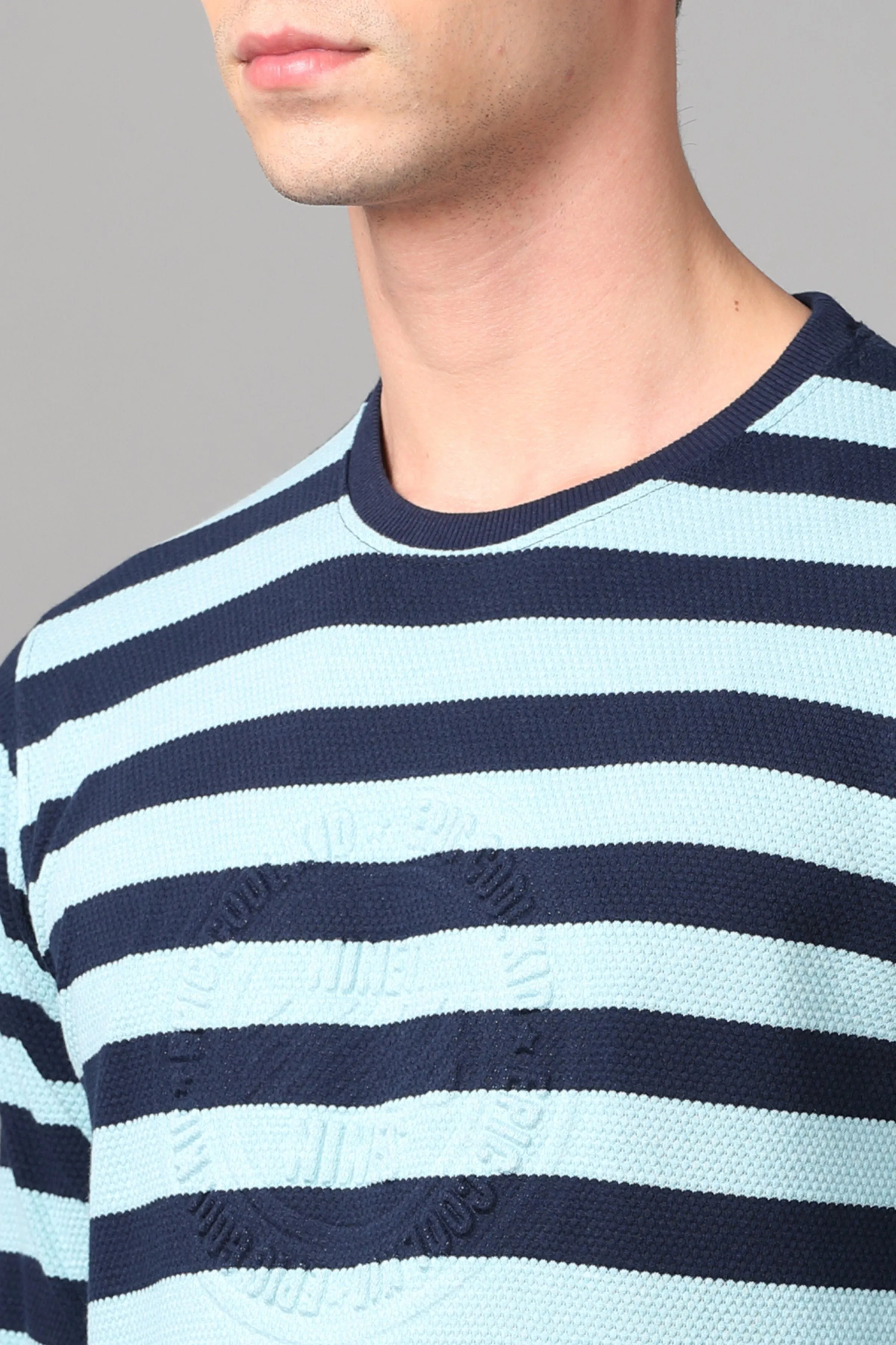 KEF Men's Ocean Blue & Navy Striped Pullover Sweater