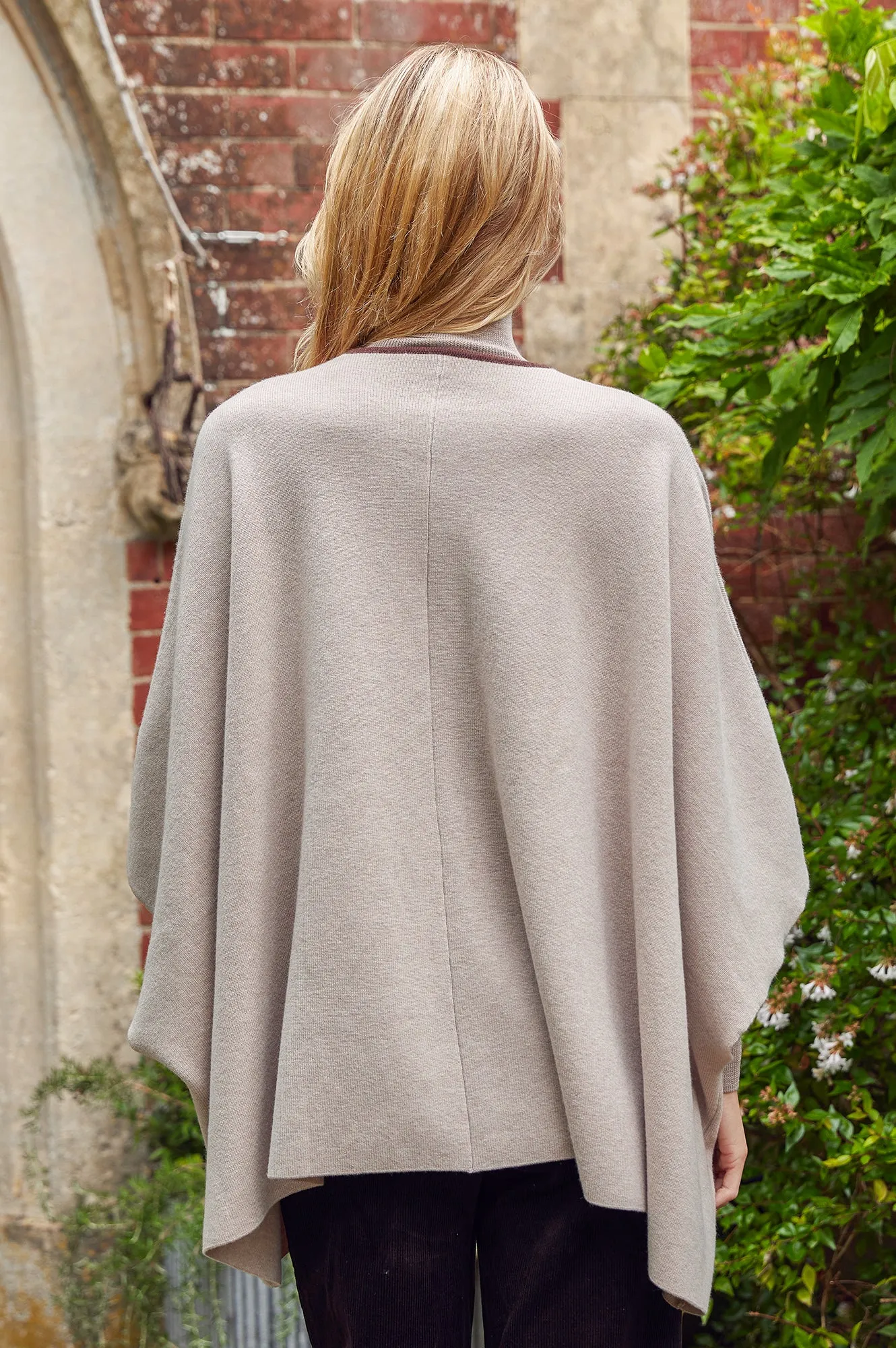 Knitted Cape | Oat