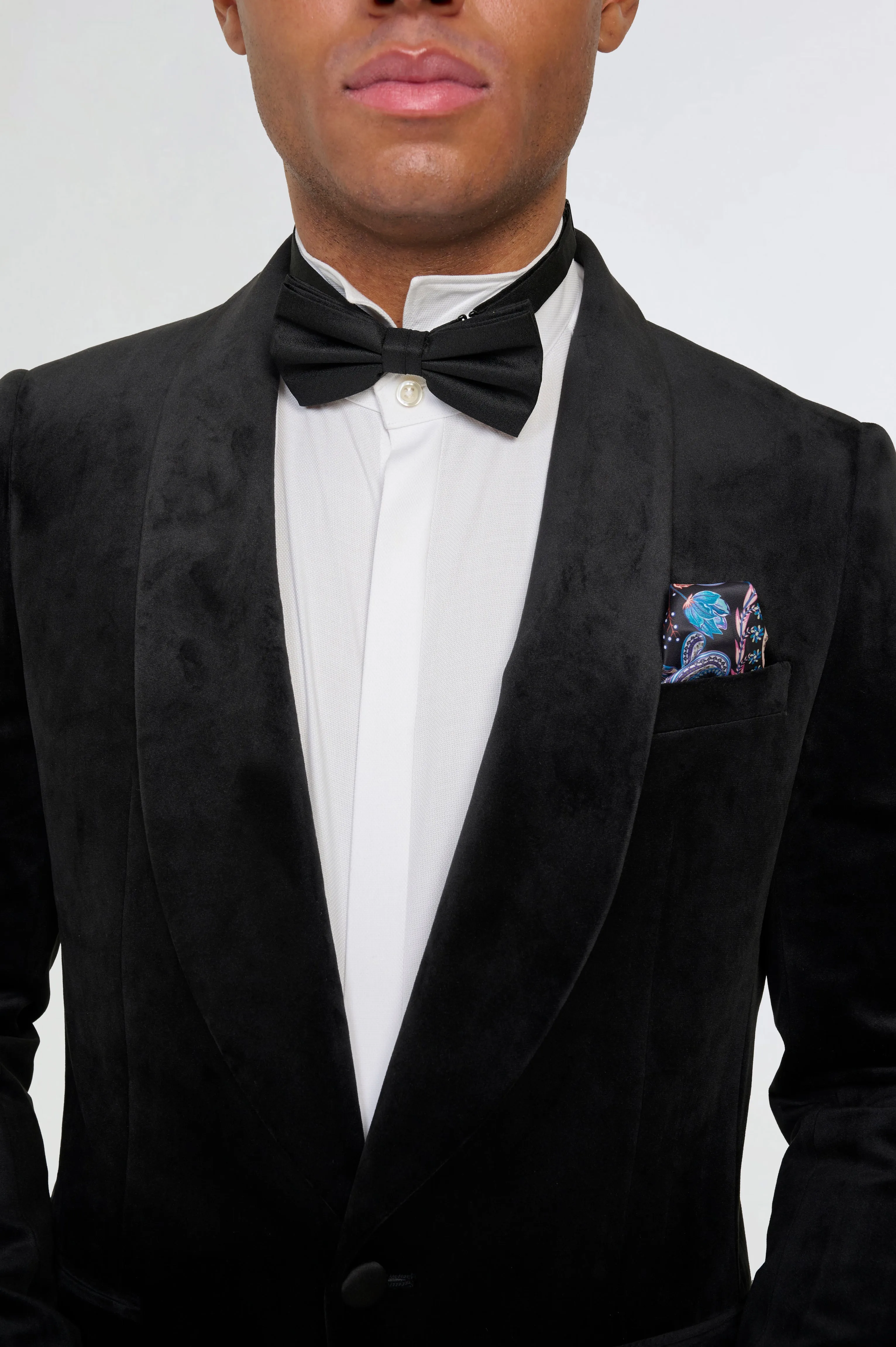 Leo Velvet Tuxedo Dinner Jacket with Shawl Lapel Detail in Black