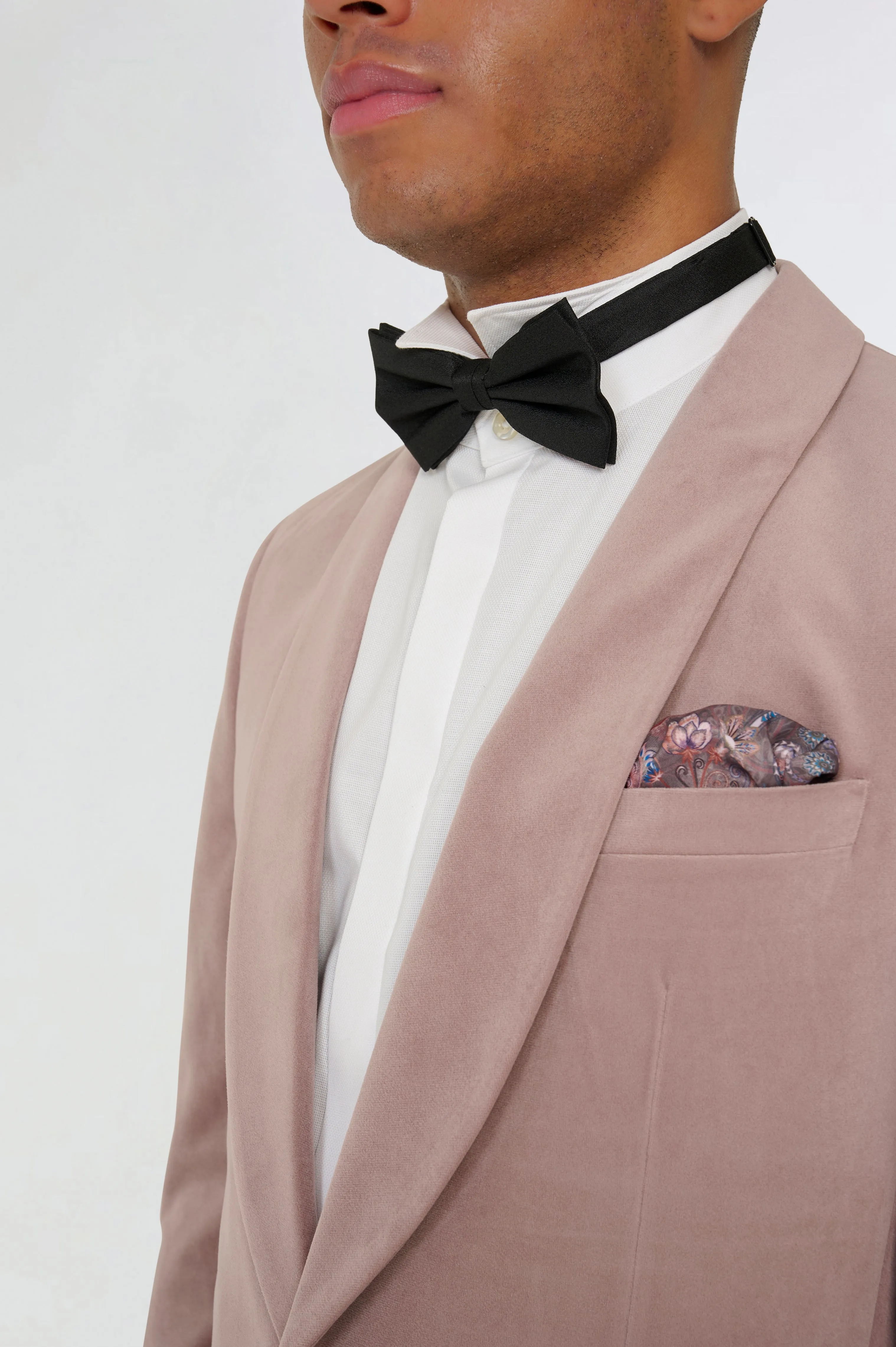 Leo Velvet Tuxedo Dinner Jacket with Shawl Lapel Detail in Blush