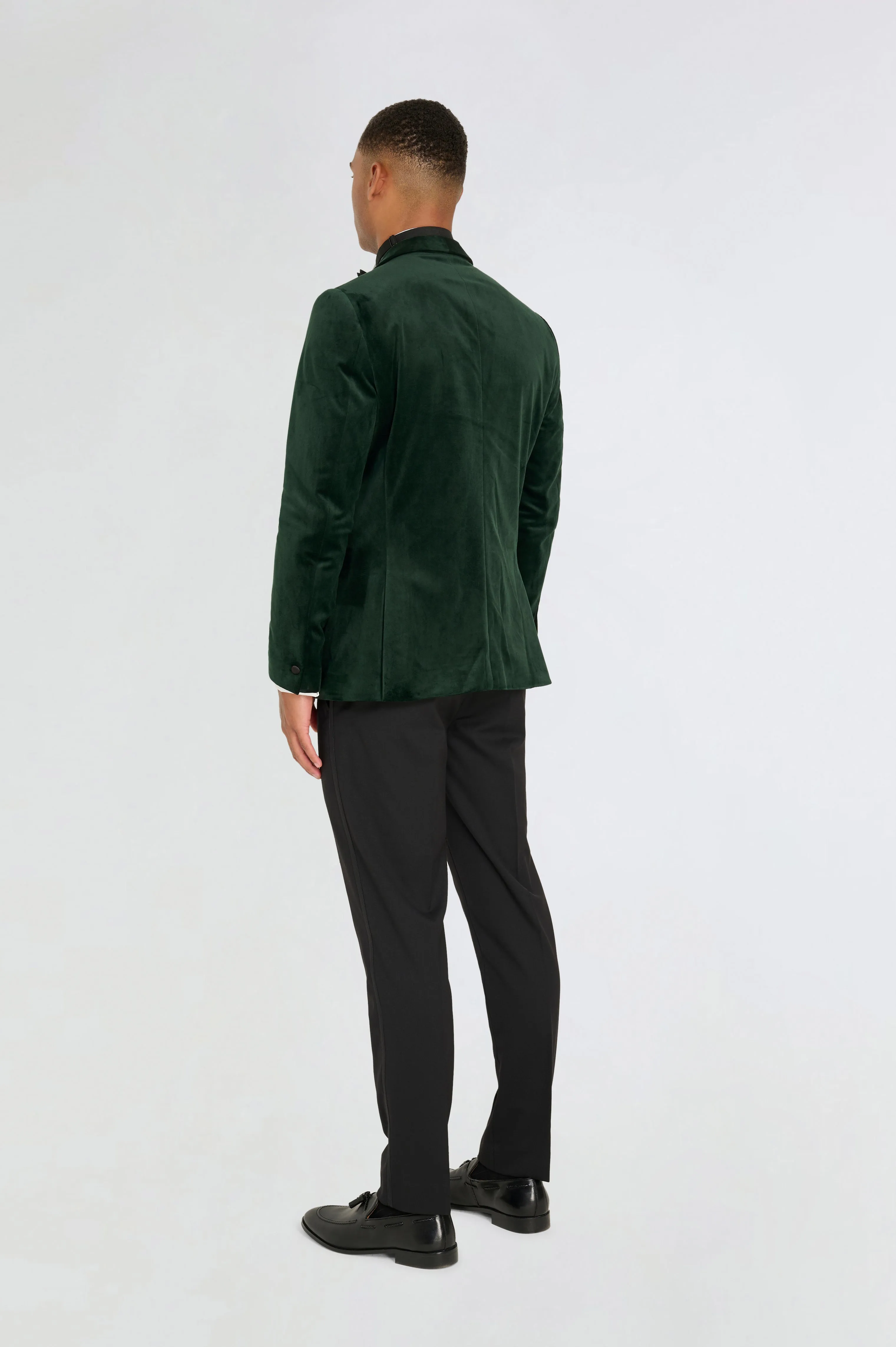 Leo Velvet Tuxedo Dinner Jacket with Shawl Lapel Detail in Emerald Green