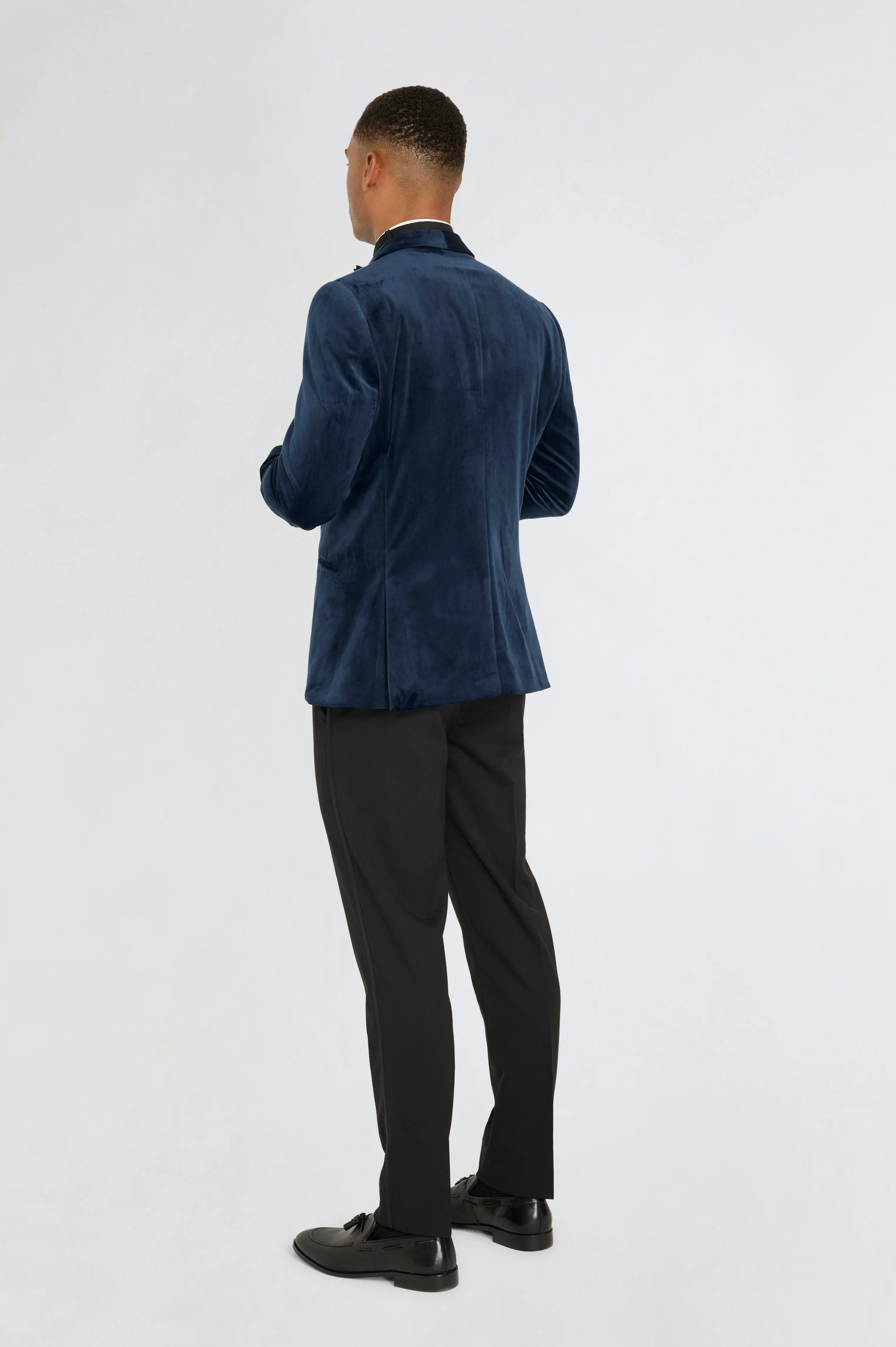 Leo Velvet Tuxedo Dinner Jacket with Shawl Lapel Detail in Navy