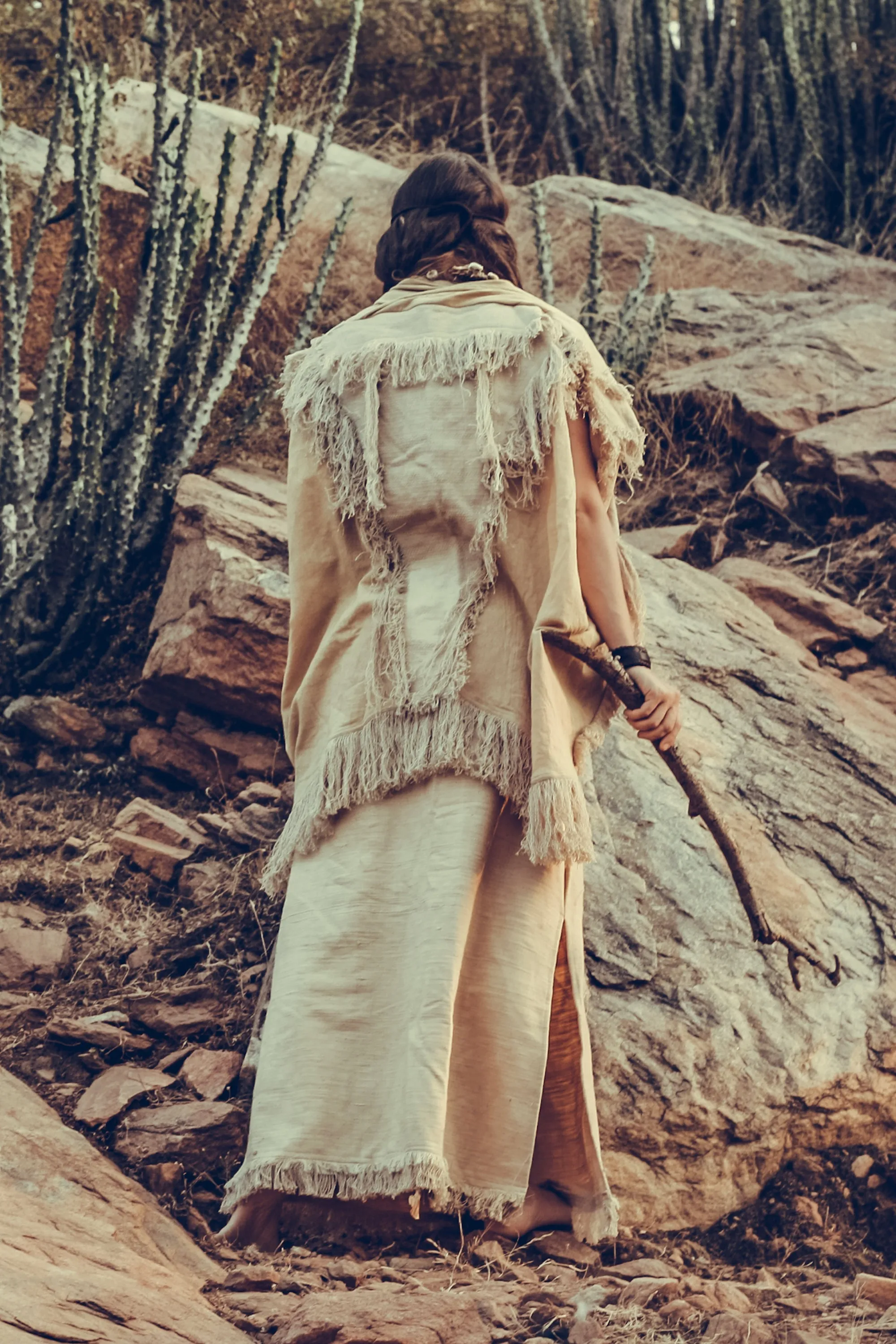 Medicine Woman Outfit ⋙ White Feather Open Poncho   White River Skirt