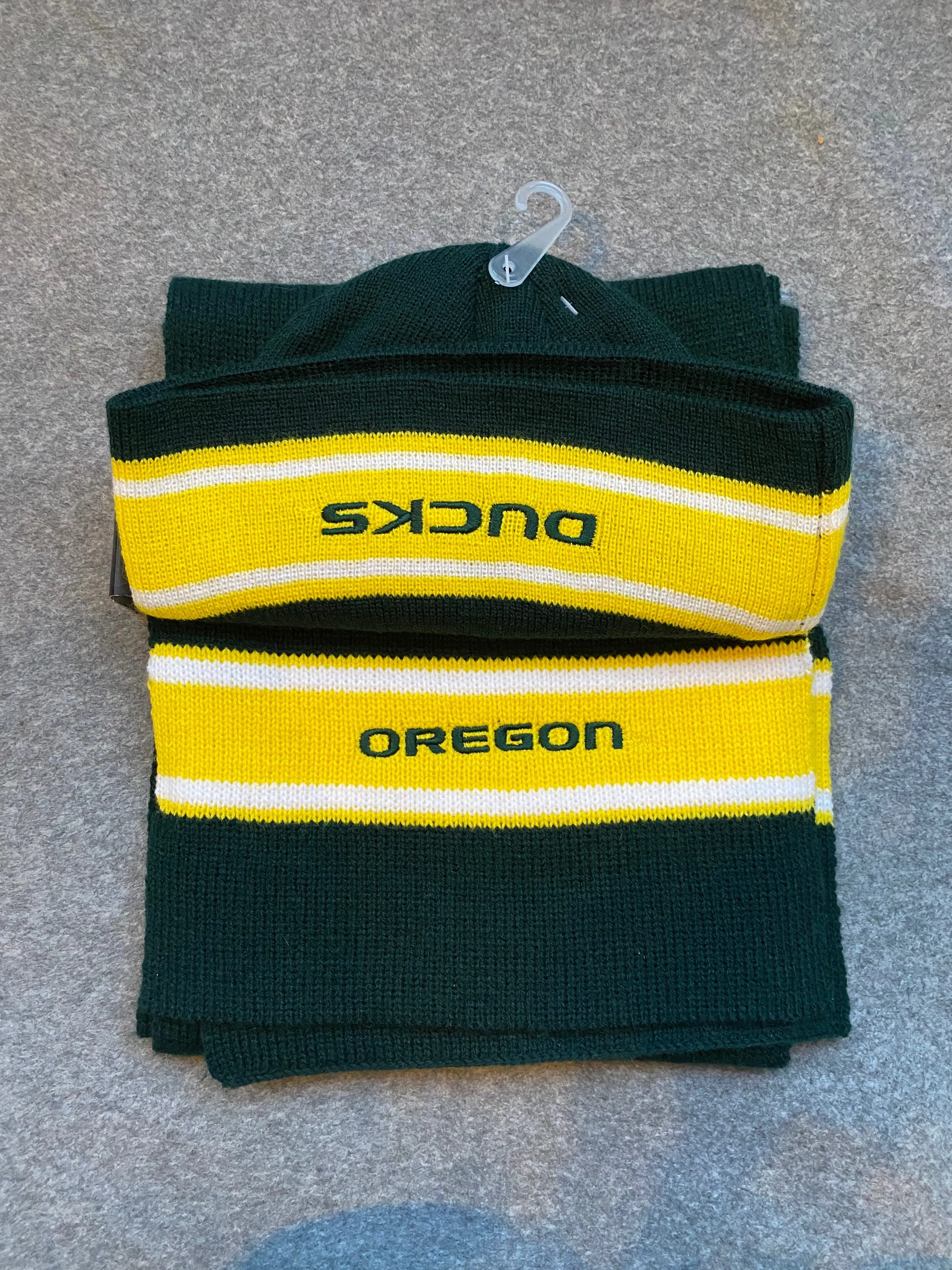 Oregon Ducks Scarf & Beanie Winter Set